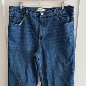 Abercrombie & Fitch 90’s Relaxed Fit Blue Jeans